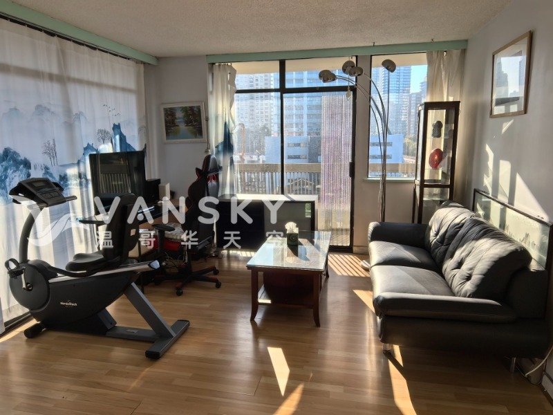 250921203806_living room.jpg